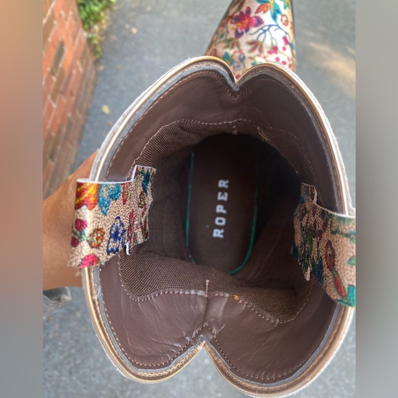 Women’s Roper Ingrid Floral Western Boot - Picture 11 of 14